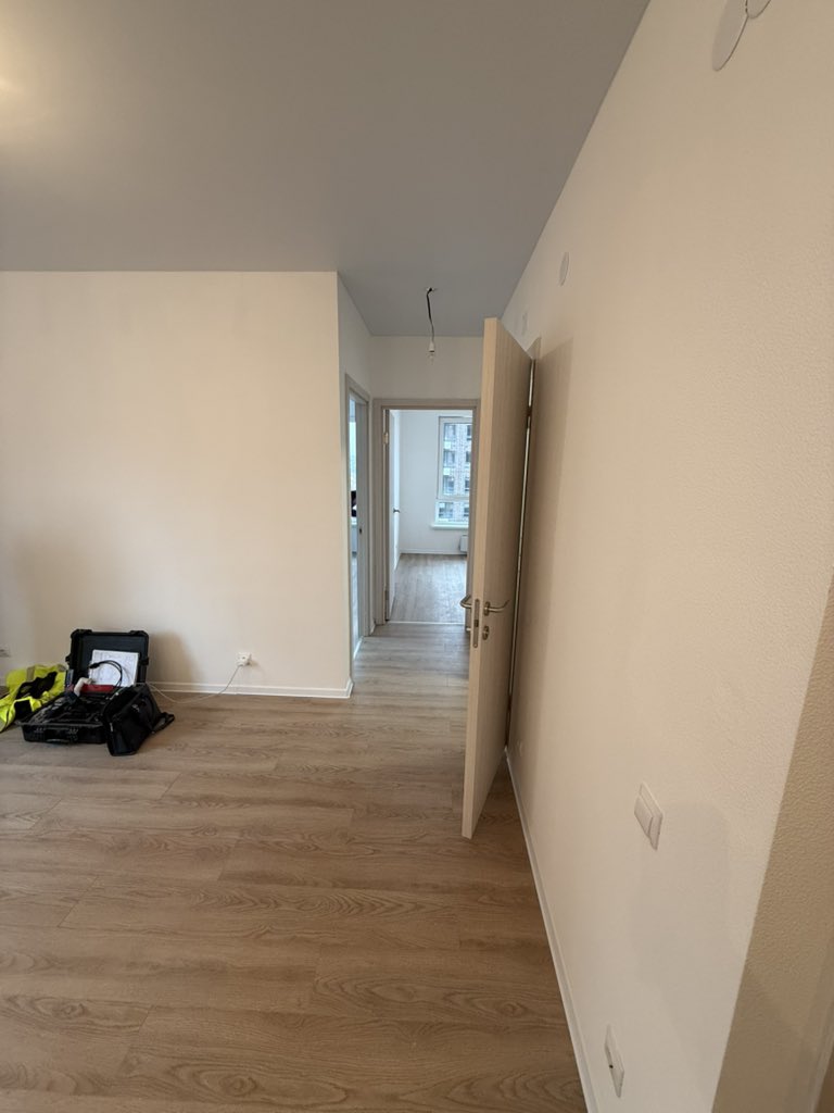 Хорошая две новости. Хорошая и плохая. Плохая в том, что у нас теперь три квартплаты.