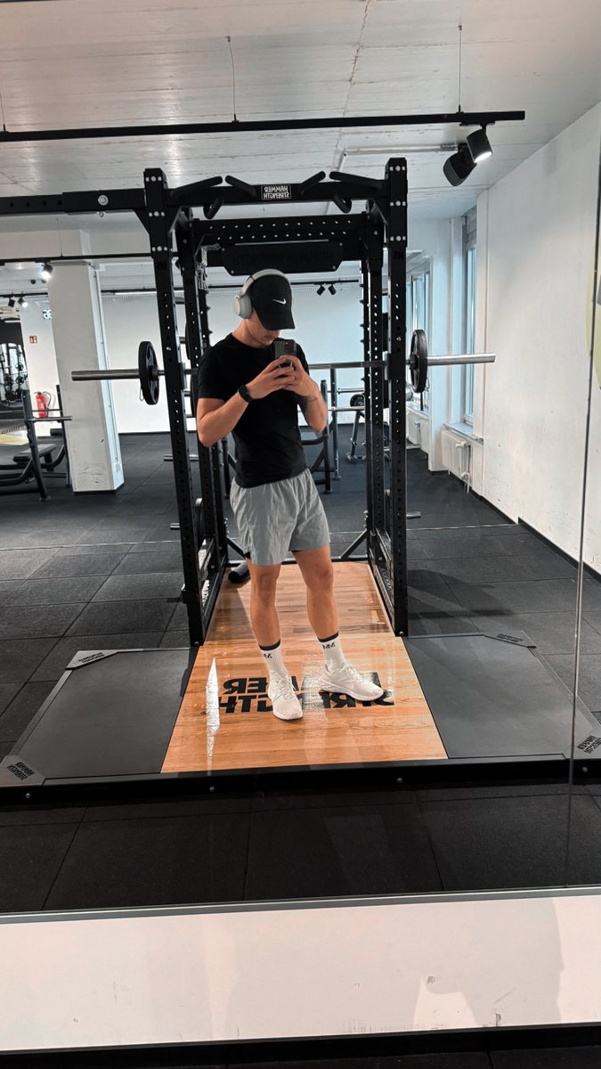 x_vers_x_backup's tweet image. Need a Gym-buddy…slide in my dm‘s💪🏼