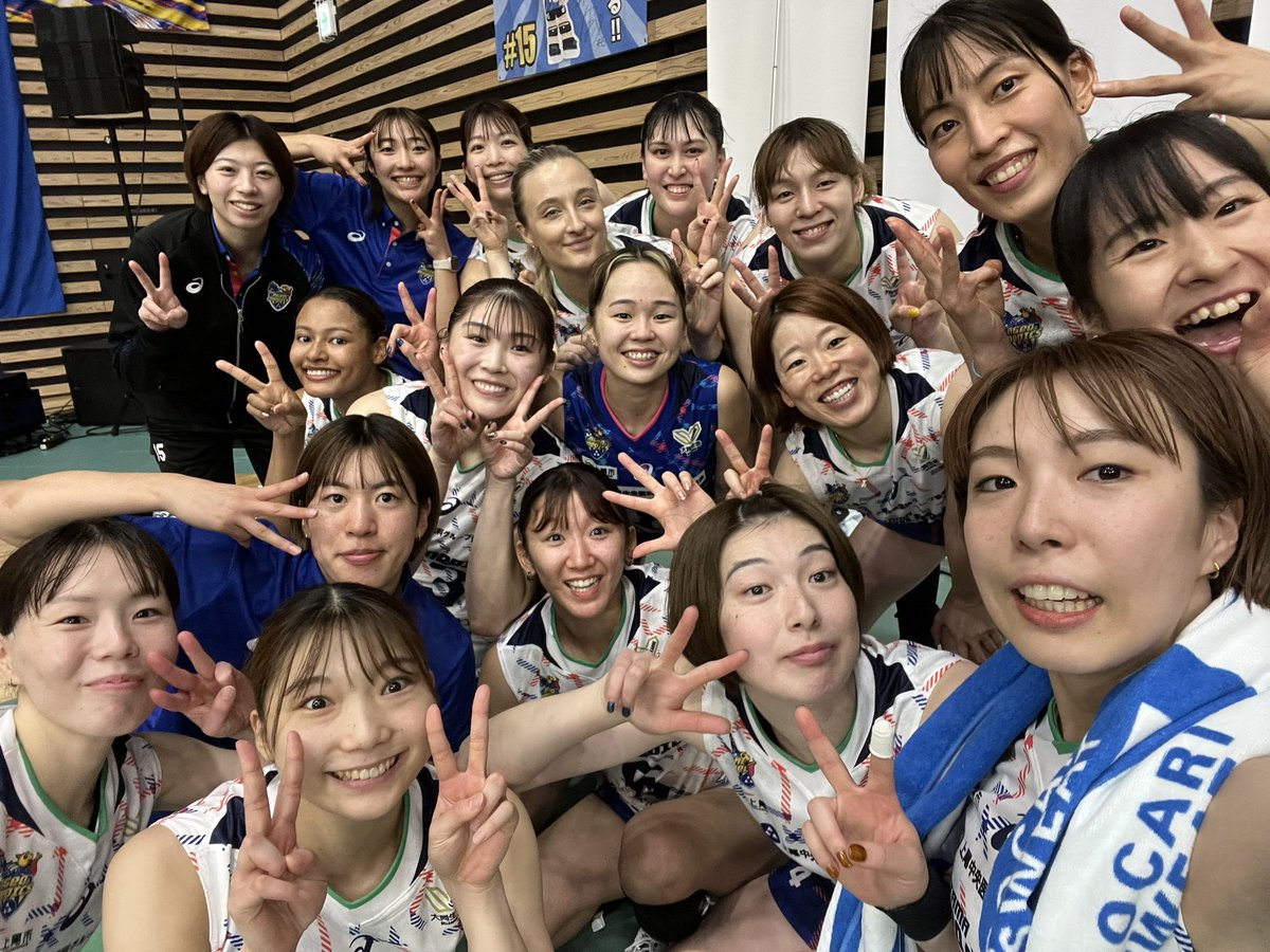 Saitama_AMG's tweet photo. 3勝目💙💙

#埼玉上尾メディックス 
#大同生命svリーグ
#埼玉りそな銀行 #武蔵野銀行
#川村建設工業 #アイダ設計 https://t.co/7oMrG05Iat
