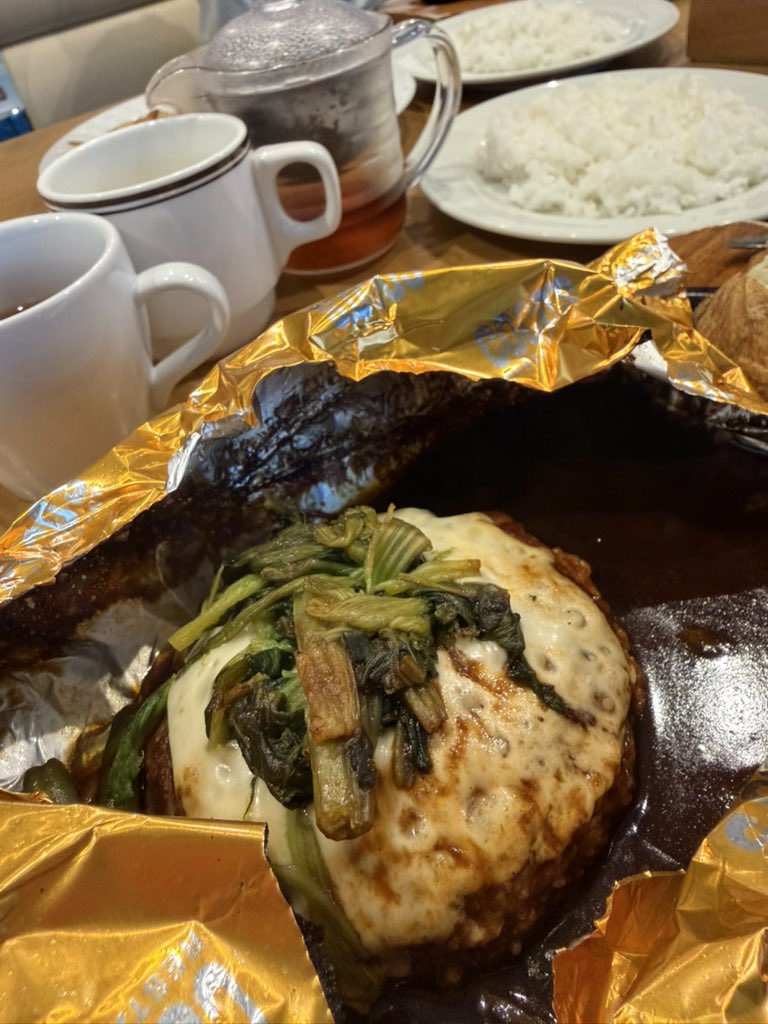 大九州合同祭出張版in久留米 1日目終了！
とても楽しい1日でした🥰

すぐ近くのココスでぱいそんさん・きっどているずさん・ハチワレキッドさん達と２日目にむけて英気を養ってます。

明日もがんばるぞー！