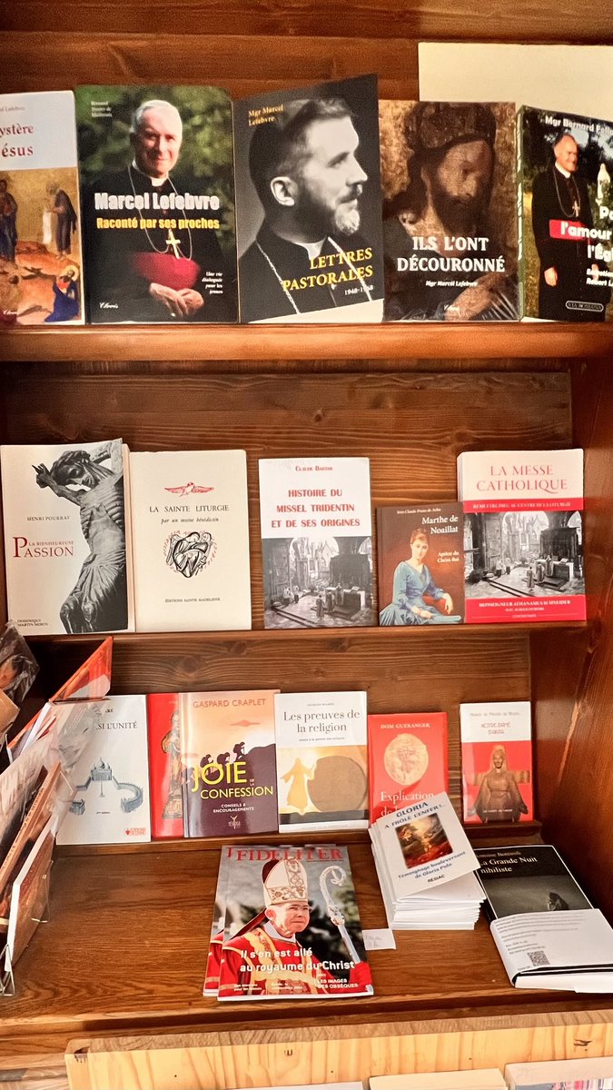 Todos. Me llevo todos.
Hoy es Misa da de Precepto. Todos los Santos.