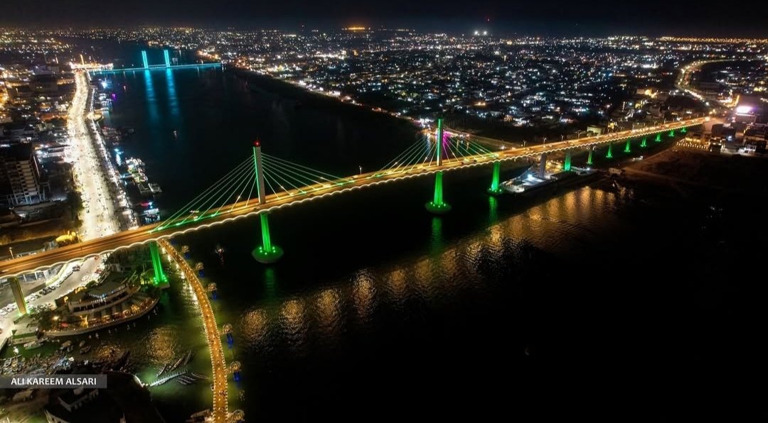 عكس العاده ...

درجة الحرارة في بغداد ليلاً  17°
درجة الحرارة في البصرة ليلاً 12°