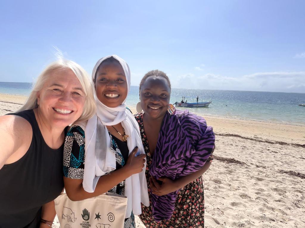 Edith the Poet🦋 tweet media