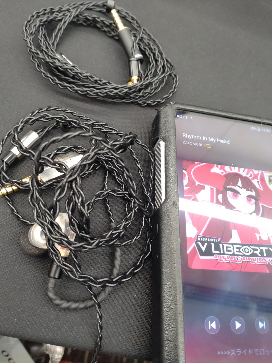 equa_tp100's tweet image. イヤホンのケーブル変えるのっていいよね。
まさしく終わりなき沼。
#NOBUNAGALabs 
#リケーブル