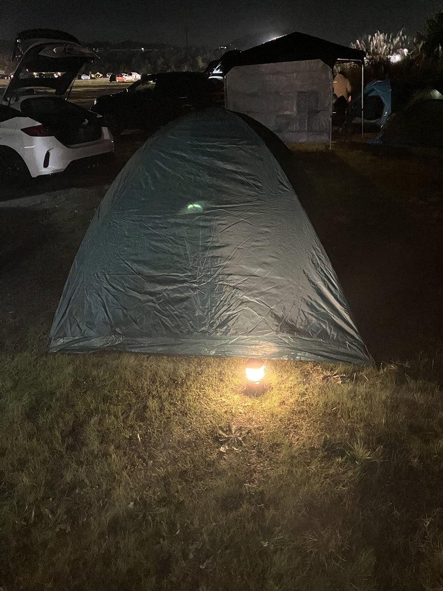 迫力あるGTマシンの予選で
ガチの走りを見た後は
キャンプの時間🏕️

霜月にキャンプってのも
なかなかオツなもんです