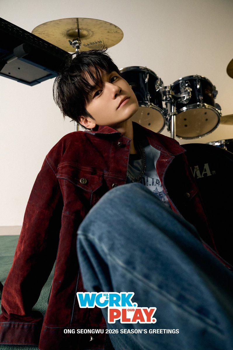 [📷] 2026 ONG SEONGWU SEASON’S GREETINGS <WORK HARD, PLAY LOUD> 

🎸 PRE-ORDER OPEN
2025. 11. 05. 3PM(KST)

#옹성우 #ONGSEONGWU
#2026SEASONSGREETINGS #WORK_HARD_PLAY_LOUD