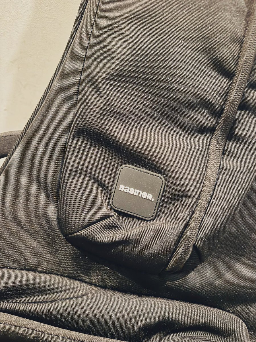 Basinerギターケースをご提供頂き、使い始めましたっ！！！

大容量ポケットもあるので 使いやすくて助かってます🥹🥹
これからも沢山旅をしていくんだろうな

ありがとうございます😆😆
#PR #Basiner <a href="/kyoritsucorp/">キョーリツコーポレーション</a>