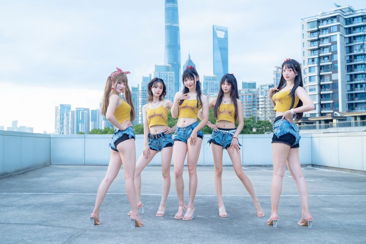 queencard👑✨

舞蹈传送门：
bilibili：b23.tv/bBBomda

yutube：youtu.be/yO9o-gdGFXE?si…