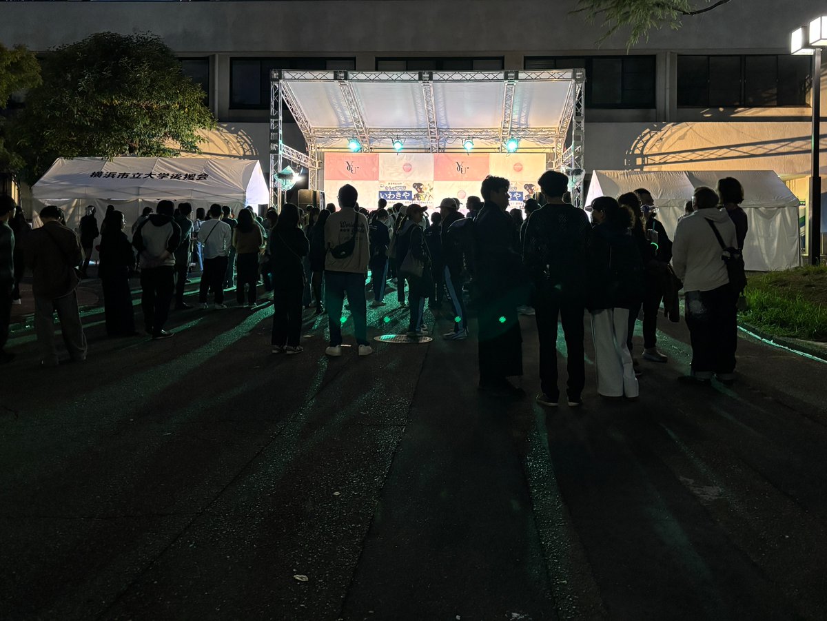 第75回浜大祭 1日目閉場しました！
本日も多くの方にご来場いただきました✨
みなさんとお会いできて幸せです🫶
明日もさまざまな企画、出展がありますので、ぜひ金沢八景キャンパスに足をお運びください❤️‍🔥
#浜大祭2025 #solaris #浜大祭 #横浜市立大学 #金沢八景