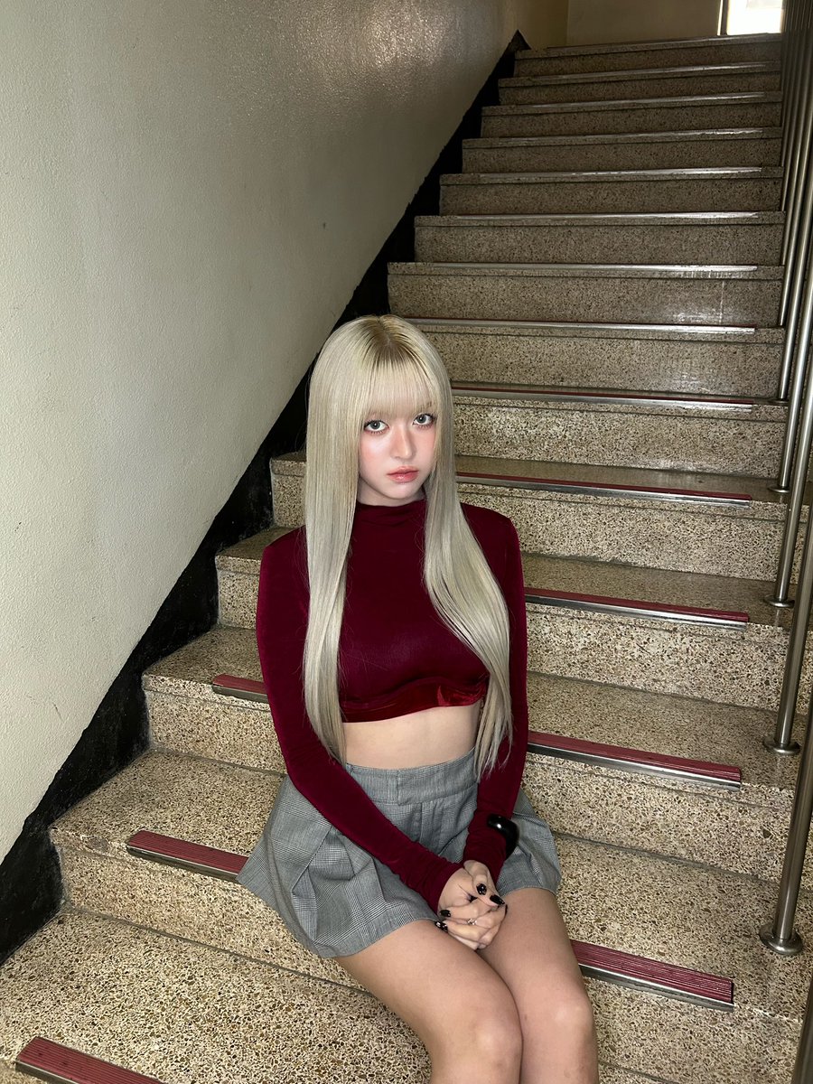 WE_NMIXX's tweet image. President of chalant right here.

#NMIXX #엔믹스 
#릴리 #LILY