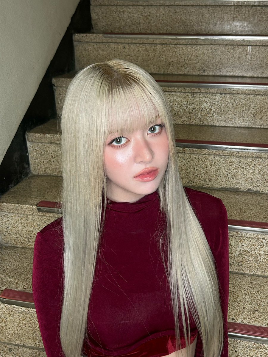 WE_NMIXX's tweet image. President of chalant right here.

#NMIXX #엔믹스 
#릴리 #LILY