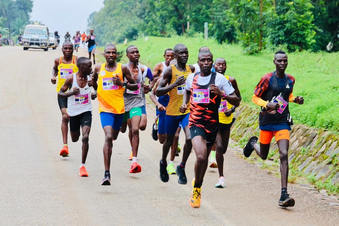 UNDPUganda's tweet image. OFF THEY GO!🏃‍♂️💨 Hundreds of runners hit the streets of Mbale City as they run for a cause! 

The energy was ELECTRIC!

 #ElgonHalfMarathon
#EndGBV
#ClimateAction
#YouthEmpowerment 
#RunWithJoshua 
@joshuacheptege1