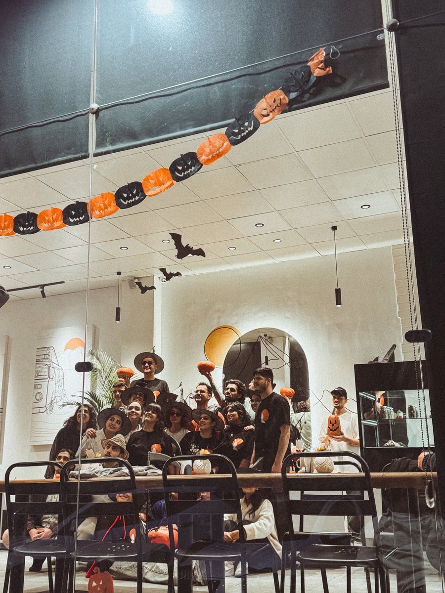 از دیشب نوژ🎃✨

این قاب قشنگ از <a href="/whitemalih/">ملیحِ سفید</a> قشنگ🤍