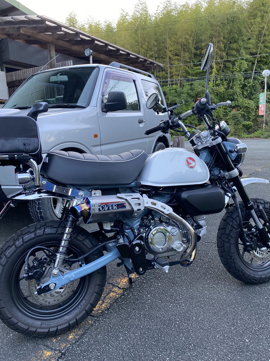 週末雨続きやったので、やっと装着！

ﾜｰｲ\(* ॑꒳ ॑* \三/ * ॑꒳ ॑*)/ﾜｰｲ

#モンキー125 
#オーバーレーシング