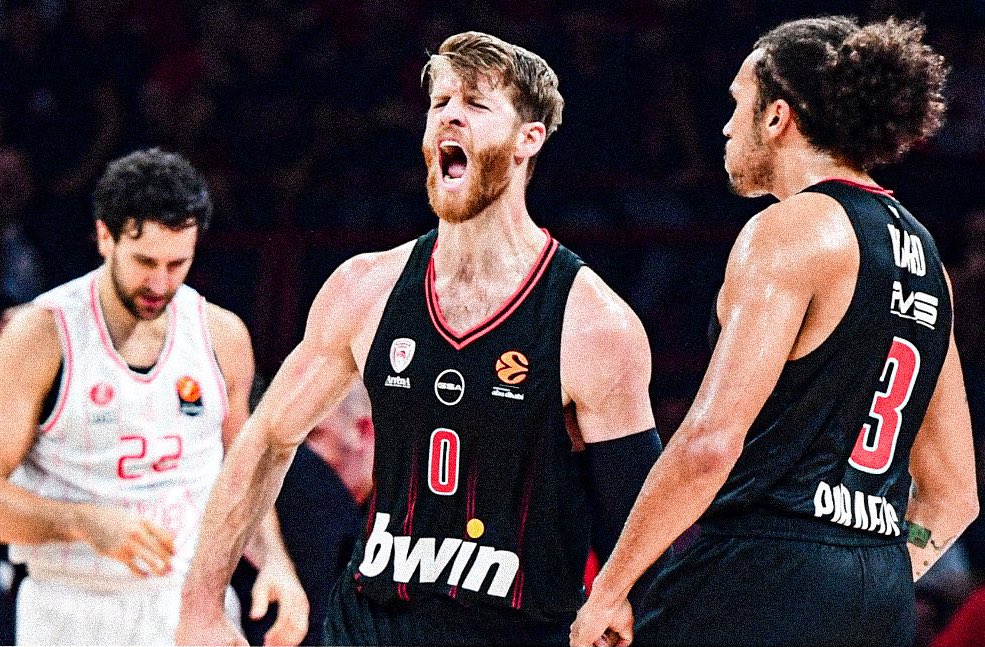 ❤️🤍 
Πάντως για μια ομάδα αρκετά κακή αμυντικά φέτος, την μέρα που αποφάσισε να παίξει άμυνα, κράτησε την Hapoel TA στους 58 πόντου ενώ μέχρι τώρα στην #EuroLeague είχε μίνιμουμ τους 85. 

 #olympiacosbc