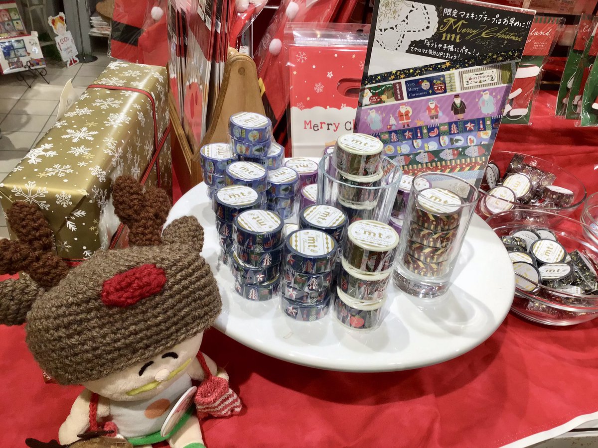 こんにちは😊

イノブン四条本店4階では
クリスマスのマスキングテープが
入荷しております🎅

クリスマス限定でキラキラの柄や
サンタさんの柄も☺️

是非　お早めに✨

#イノブン　#マスキングテープ　#京都　#雑貨　#クリスマス