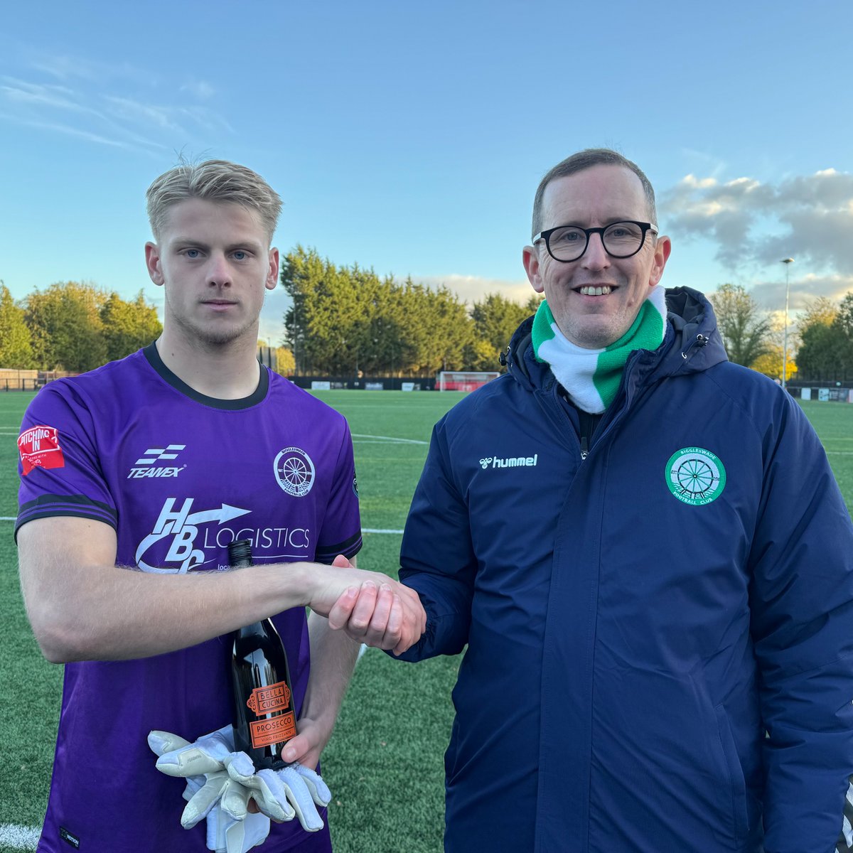 WELL DONE BLADE | 💚⚽️📸

It has been some week for 17-year-old <a href="/cufcacademy1/">Cambridge United Academy</a> goalkeeper Blade Earley.

He picked up the FC Away Day MOTM award at Beaconsfield last Saturday and then he kept a clean sheet on Tuesday as his parent club progressed in the FA Youth Cup👏

#WeAreFC