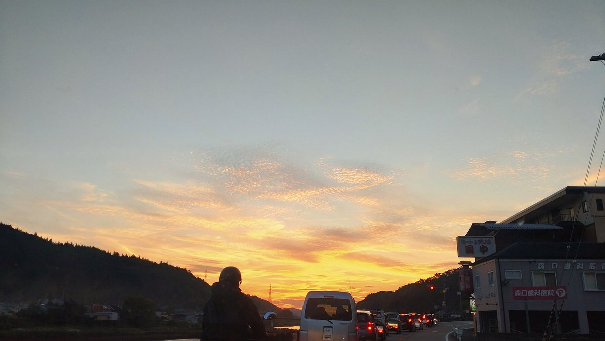 kn_note5's tweet photo. ちょいちょい出かけてるのに何も載せてなさすぎるし、バイクも車も撮ってなさすぎる（） https://t.co/KxISsjvFR4