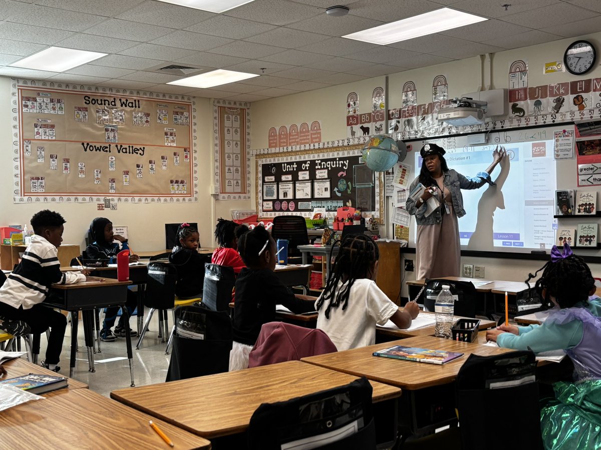 soglesby93's tweet image. Loved seeing the “Punctuation Police” in action during phonics today! ✨ @WoodruffTeaches turned using punctuation into an engaging, laughter-filled lesson. #InstructionalInspiration #PhonicsFun #EngagedLearning