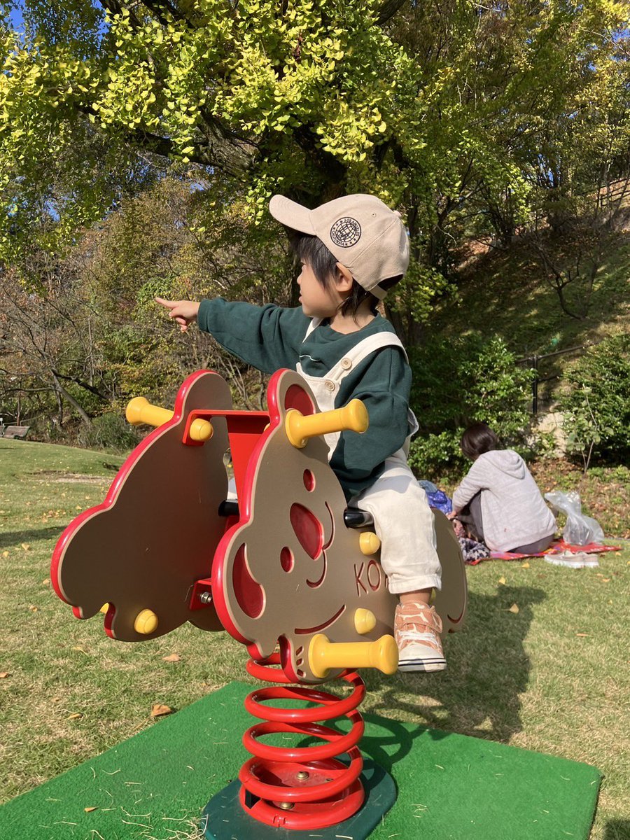 仕事に追われる毎日
今日も昼まで仕事して昼から家族サービス⛲️疲れてんのかと思ったら錯覚じゃ無かった👀
私も試乗しましたが通りでしなやかな乗り心地でした