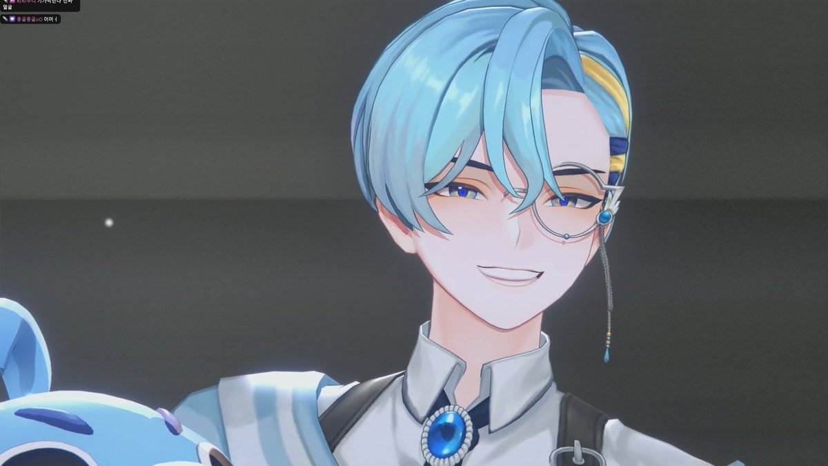 묘하게 경찰 제복같고 절도있고 눈빛으로 다 썰어버릴것같고 갑자기 스마트해보이고...
얼굴 때문에 집중이 안댐