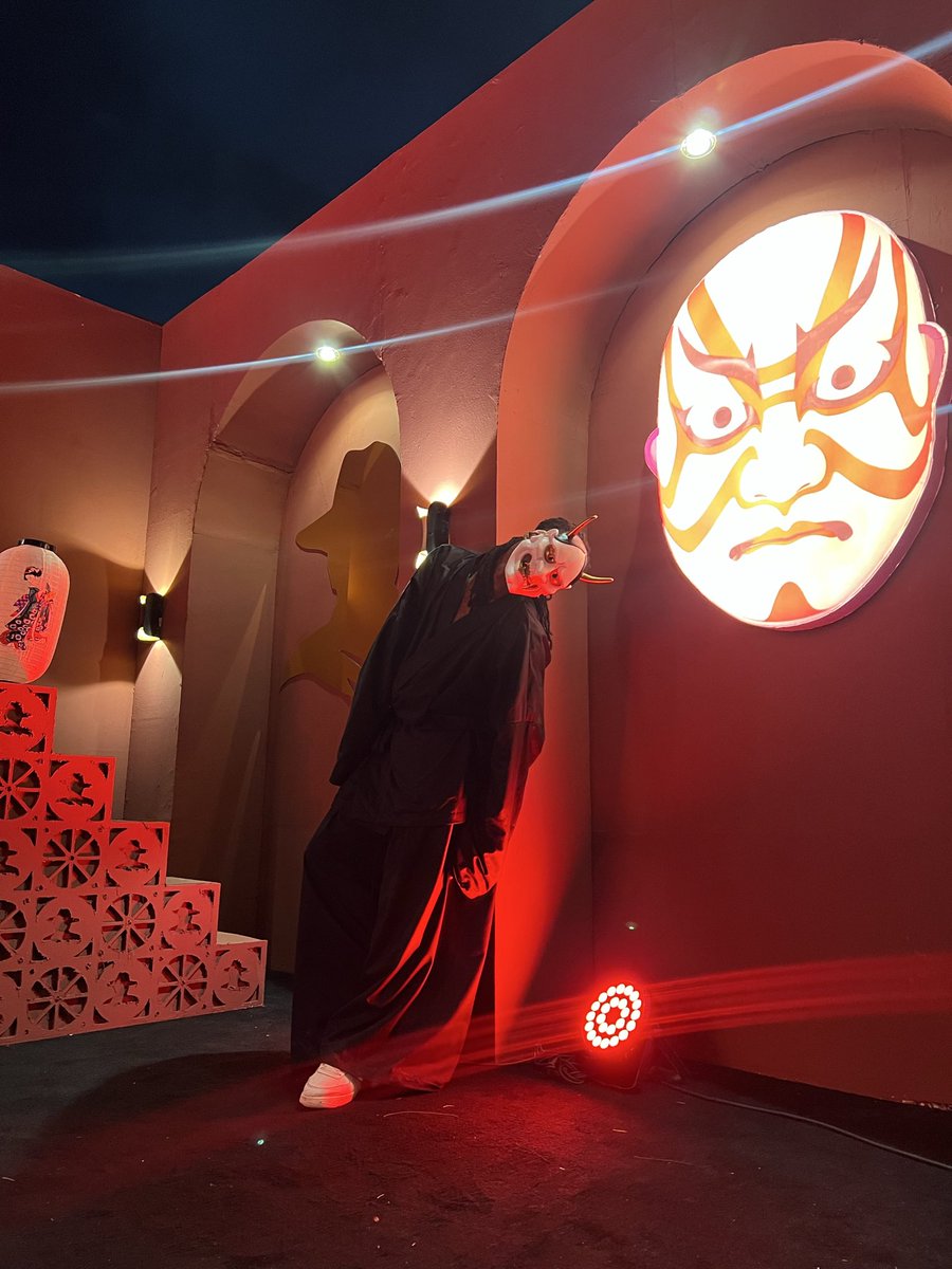 KhyleKingston's tweet photo. Halloween Ninja #Trending https://t.co/D8Shymesp8