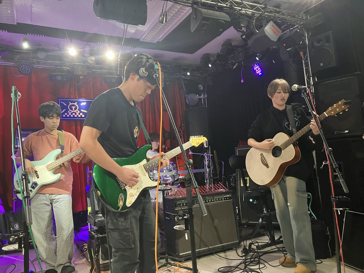 650maru's tweet photo. 約2時間 生の演奏を堪能🎶
やはりライブいいですね🥰
Cup music
#SCM
#バルビゾン
#Familion https://t.co/SKoyRrOg4S
