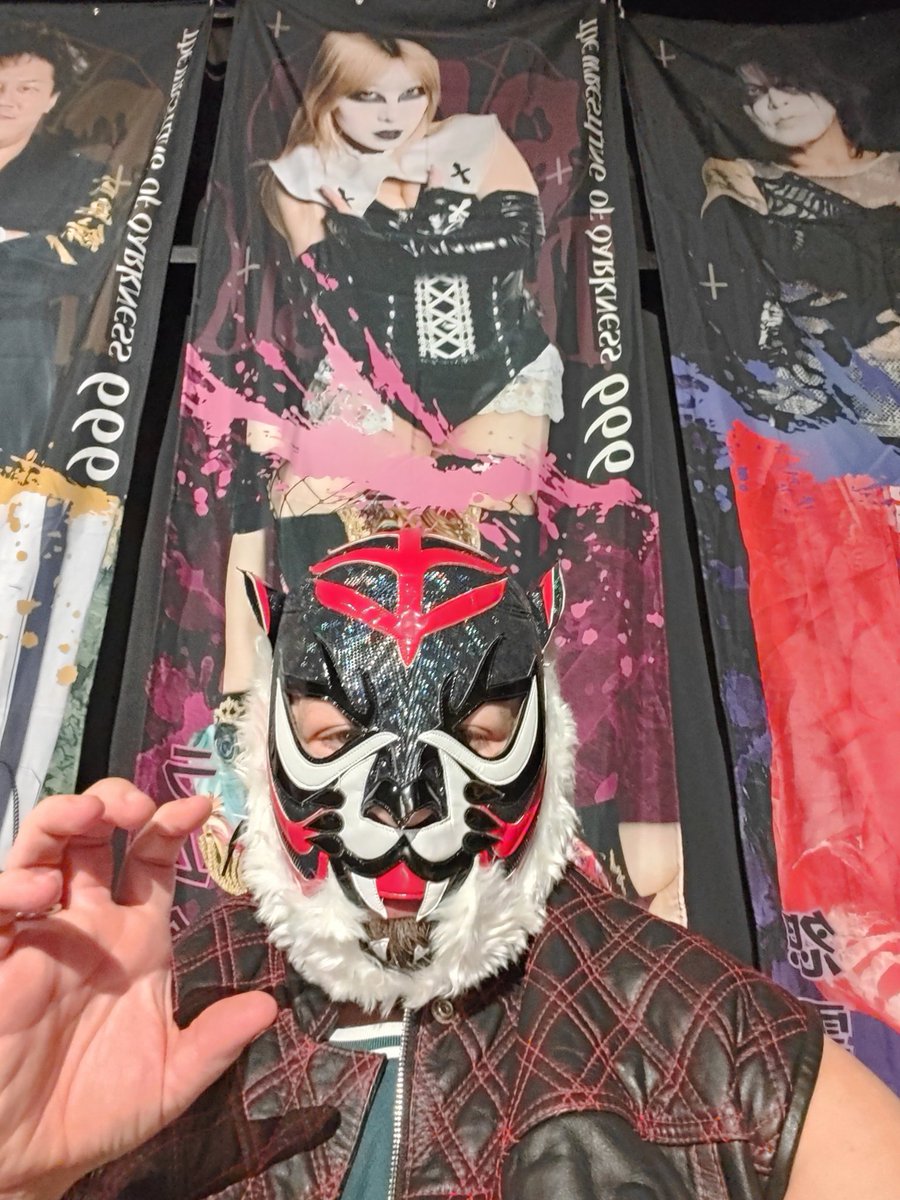 Keep the Halloween 🎃 party 🎉 rolling.

#pr666