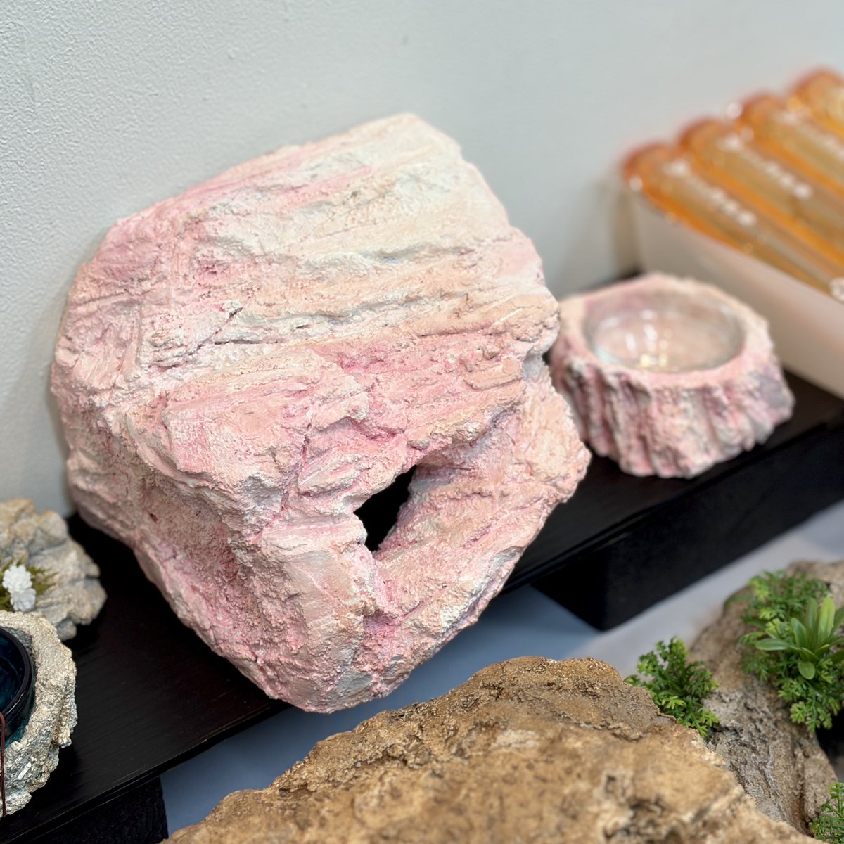 Nov. 2025 | New Stuff, No.2

今日の2アイテム目は、
月光堂（<a href="/tsukinohikari32/">月光堂｜10/28-11/2 RCF出展【 爬虫類シェルター制作所】</a>）にて。

今日はふだんと違うアイテムを。

もちろんプロダクトは間違いないが
それ以上なのがオーナーのお人柄。

モノよりヒト、トカゲよりヒト。

#RCF