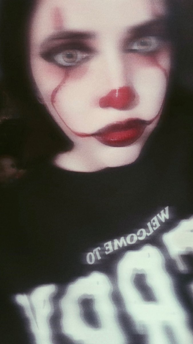 godfreysgirl's tweet image. Time to float 🎈#Halloween
#ITWelcomeToDerry #Pennywise @ITMovieOfficial