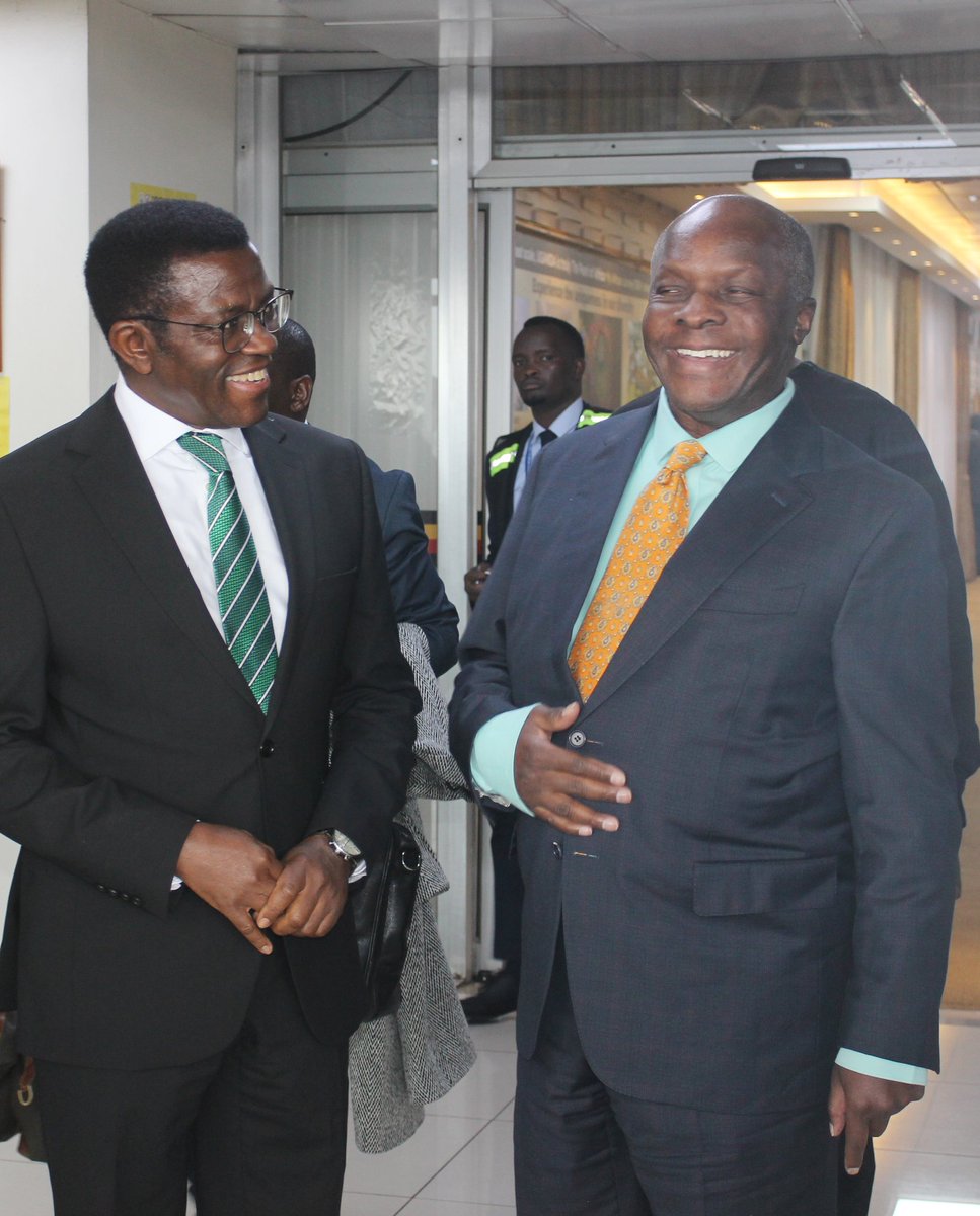 cpmayiga's tweet image. Ssaabasajja Kabaka Ronald Muwenda Mutebi II leero kumakya akomyewo okuva e Bungereza gy'abadde okumala ssabbiiti ng'emu, gye yali agenze ku mirimu egitali gimu era mukimye.
Bwakomyewo Nnyinimu Asiimye okubeera e Nakivubo mu kuggalawo empaka z'omupiira gw'Amasaza 2025.