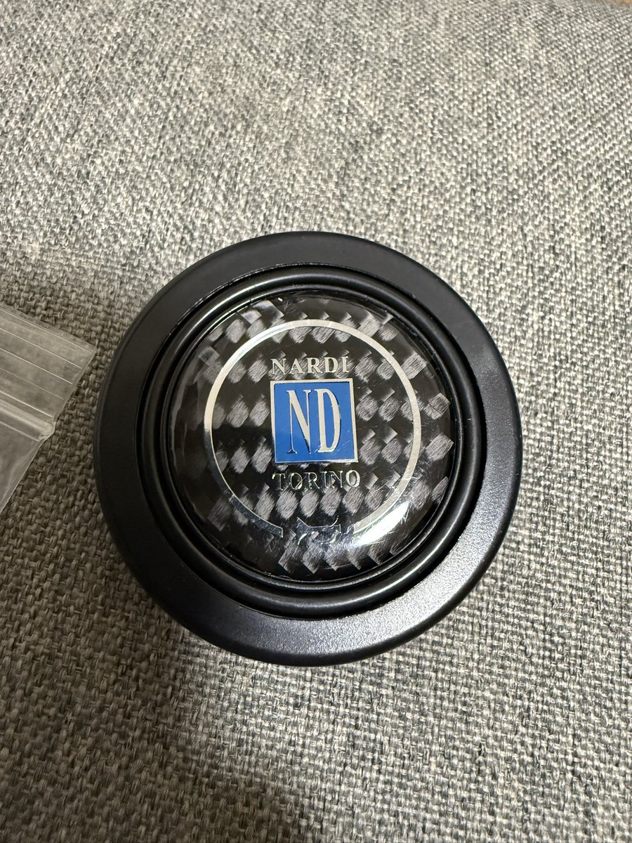 Amazonで何も書いてないから頼んだのに何でナルディのパチモン届くねん