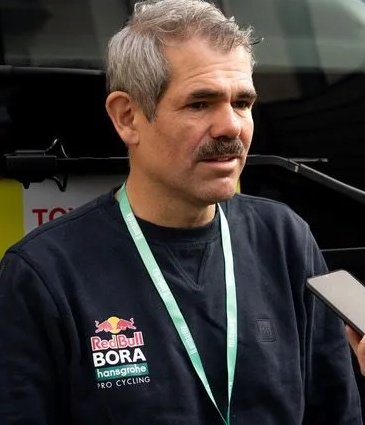 unclecycling's tweet image. 🇩🇪 Así ha actuado Red Bull en el caso Oier Lazkano

- Le fichan sabiendo los datos de su pasaporte o cometen negligencia sin mirarlos.
- En enero, cuando es ya vigilado en Training Camp y piden su pasaporte, le permiten seguir corriendo. Lazkano se arrastra.

(1/5)