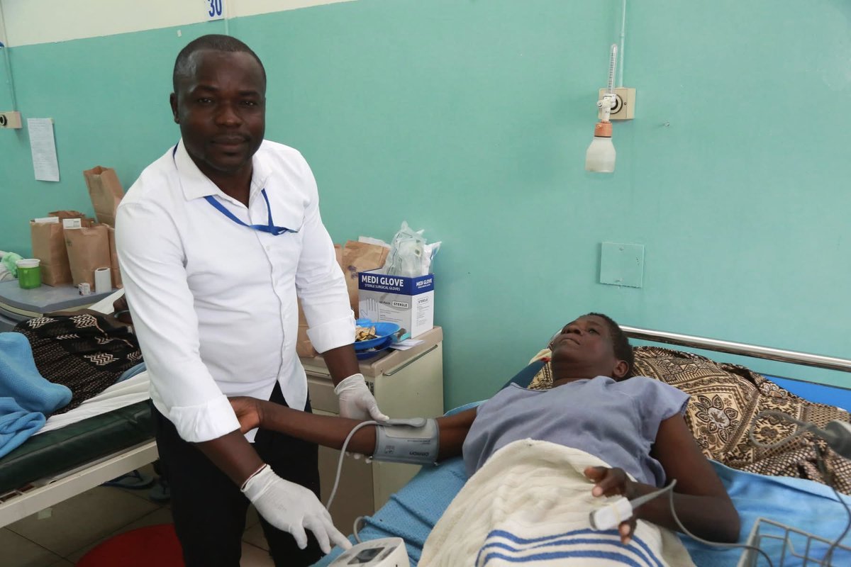 MOH_Kenya's tweet image. The Jaramogi Oginga Odinga Teaching and Referral Hospital (JOOTRH) has successfully performed its first pneumonectomy, the surgical removal of an entire lung, marking a major milestone for the facility’s new Cardiothoracic and Vascular Surgery Unit.

The procedure was carried out…