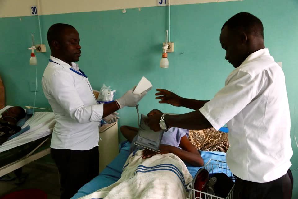 MOH_Kenya's tweet image. The Jaramogi Oginga Odinga Teaching and Referral Hospital (JOOTRH) has successfully performed its first pneumonectomy, the surgical removal of an entire lung, marking a major milestone for the facility’s new Cardiothoracic and Vascular Surgery Unit.

The procedure was carried out…
