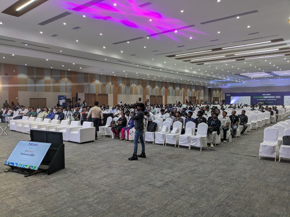 TechXConf's tweet image. 🚀 Live at TechXConf 2025!

In Track 1, Dr. Santosh Karthikeyan Viswanathan is presenting:

🎯 “AI in Healthcare.”
Explore how artificial intelligence is transforming healthcare — from predictive diagnostics to personalized treatment plans — and shaping the future of medicine.…