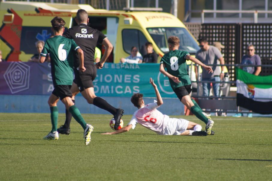 ffrm_se's tweet image. ✌️ ¡𝗔𝗥𝗥𝗔𝗡𝗖𝗔 𝗟𝗔 𝗦𝗘𝗚𝗨𝗡𝗗𝗔 𝗣𝗔𝗥𝗧𝗘! ⏰ 36&apos; | 📝 #FFRM 1-1 #EXT

💪 ¡Se juega de nuevo en Benieeeeel! / 📽️ youtube.com/live/WCid7BLiW…

🫂 ¡Vaaaa chavales! #VamosFFRM