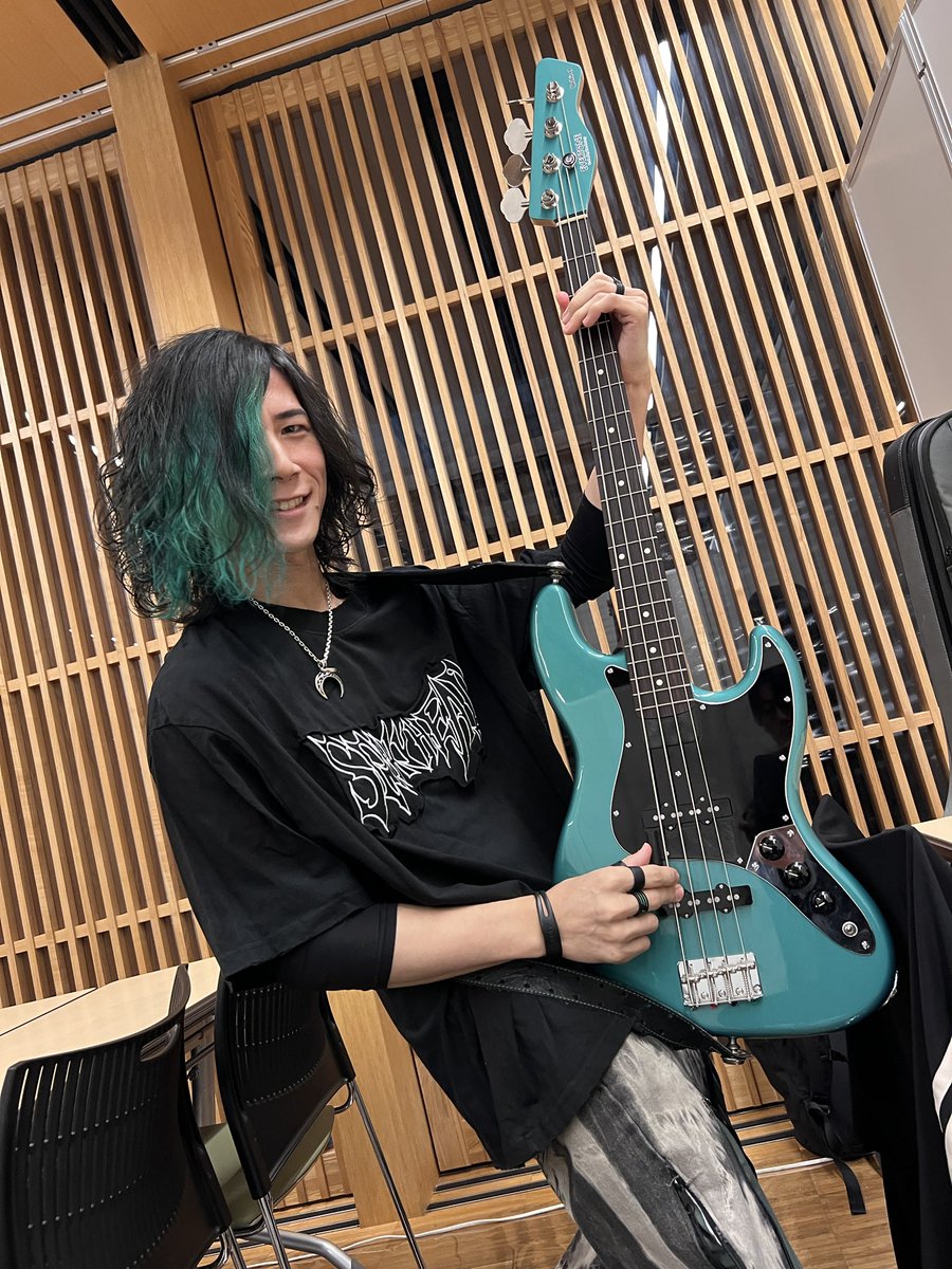 本日のライブからEVERTONE Walkürey-JB
デビューしました

これからもっとコイツと仲良くなっていきます