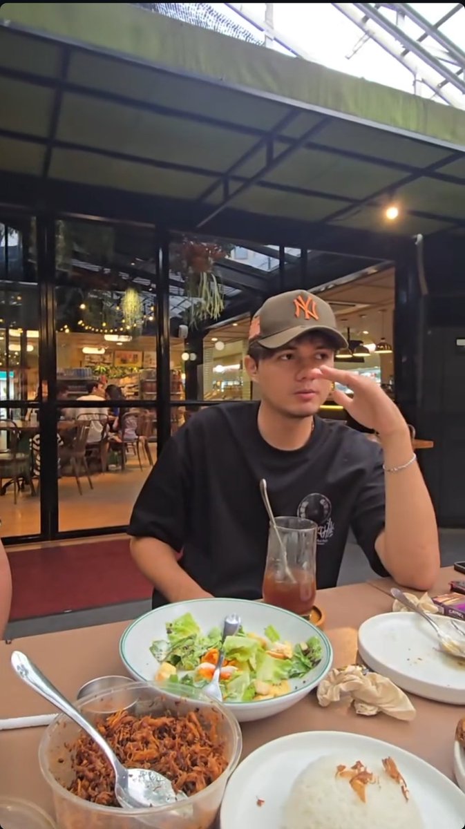 HAAIII COWO GANTENG😍😍