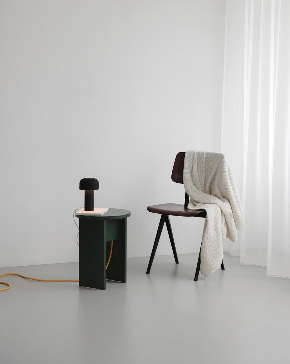 N_ANDO_DESIGN's tweet image. どこにでも連れていけるテーブル型の配線BOX「BUDDY」の予約販売がはじまりました🛒

私は@kkahmtm1105 と共にデザインを担当しました✏️

予約期間：2025/11/1〜11/24
現在先行SALE中です🛍️

cad.base.ec/items/11965991…

Bland：CAD
Client：トヨセット株式会社