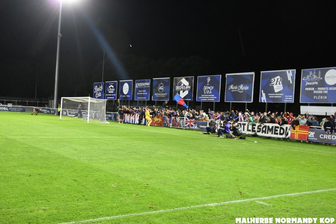 ⚽️ Stade Briochin - Caen (N)
📢 Malherbe Normandy Kop on tour ! 
📆 Vendredi 31 octobre 2025
📸 Mnk96.com