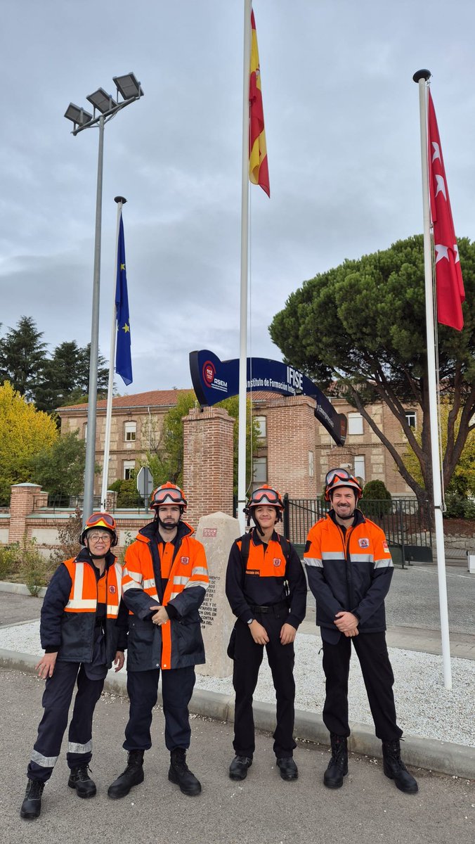 Comenzando el primer fin de semana de clases presenciales en #Ifise del Curso Básico para aspirantes a voluntarios de Protección Civil.
Como siempre, agradecemos esta oportunidad de formación que es una grandísima experiencia para todos los voluntarios que hemos podido asistir.
