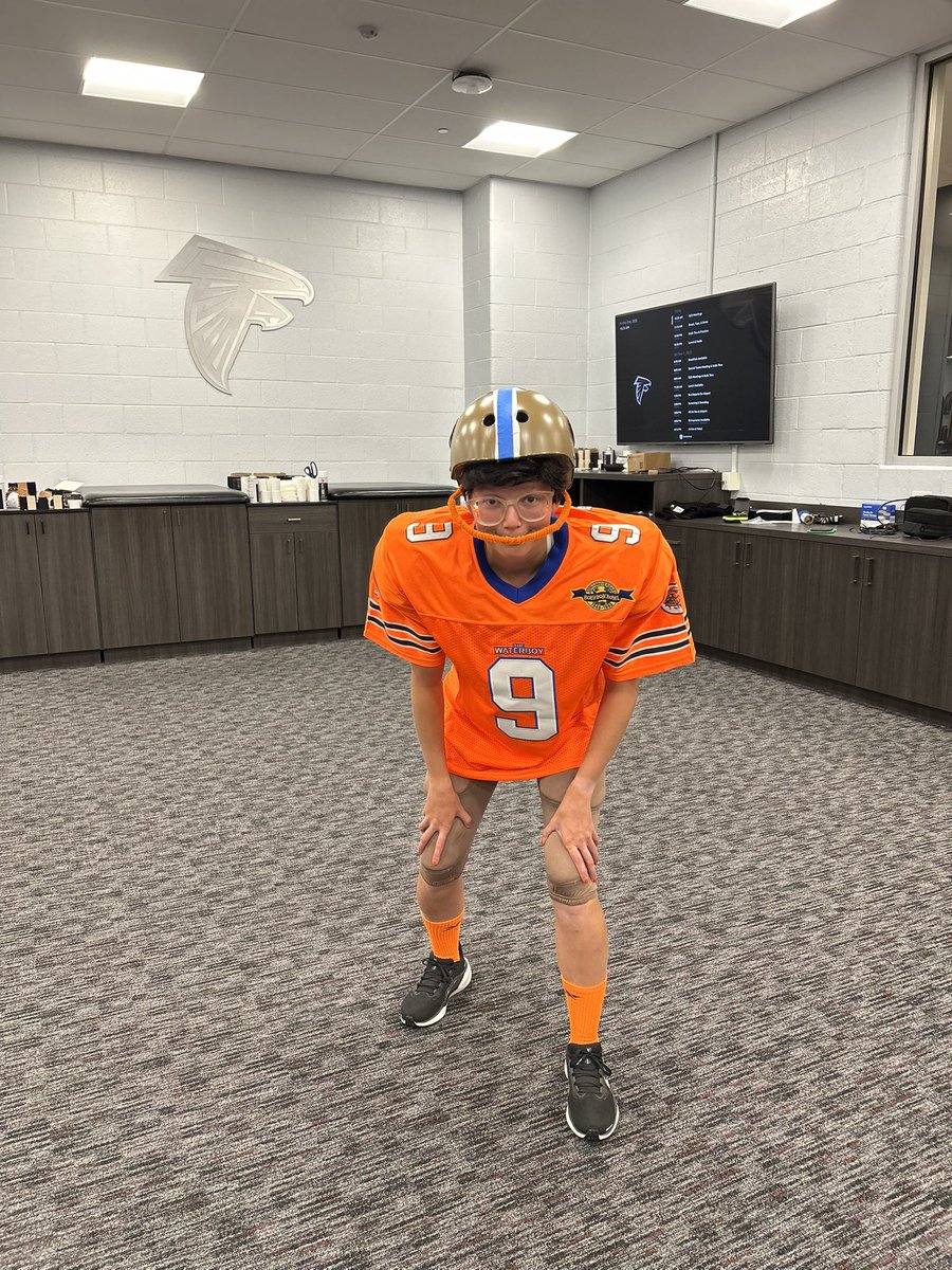 Annual Falcons Intern Halloween Costume Contest🎃

Sports med, EQ, and video interns can participate with a costume and skit during team meeting. Afterwards, athletes, coaches, and staff vote for their top 3.

I placed 3rd overall with my Bobby Boucher (the Water Boy) costume!