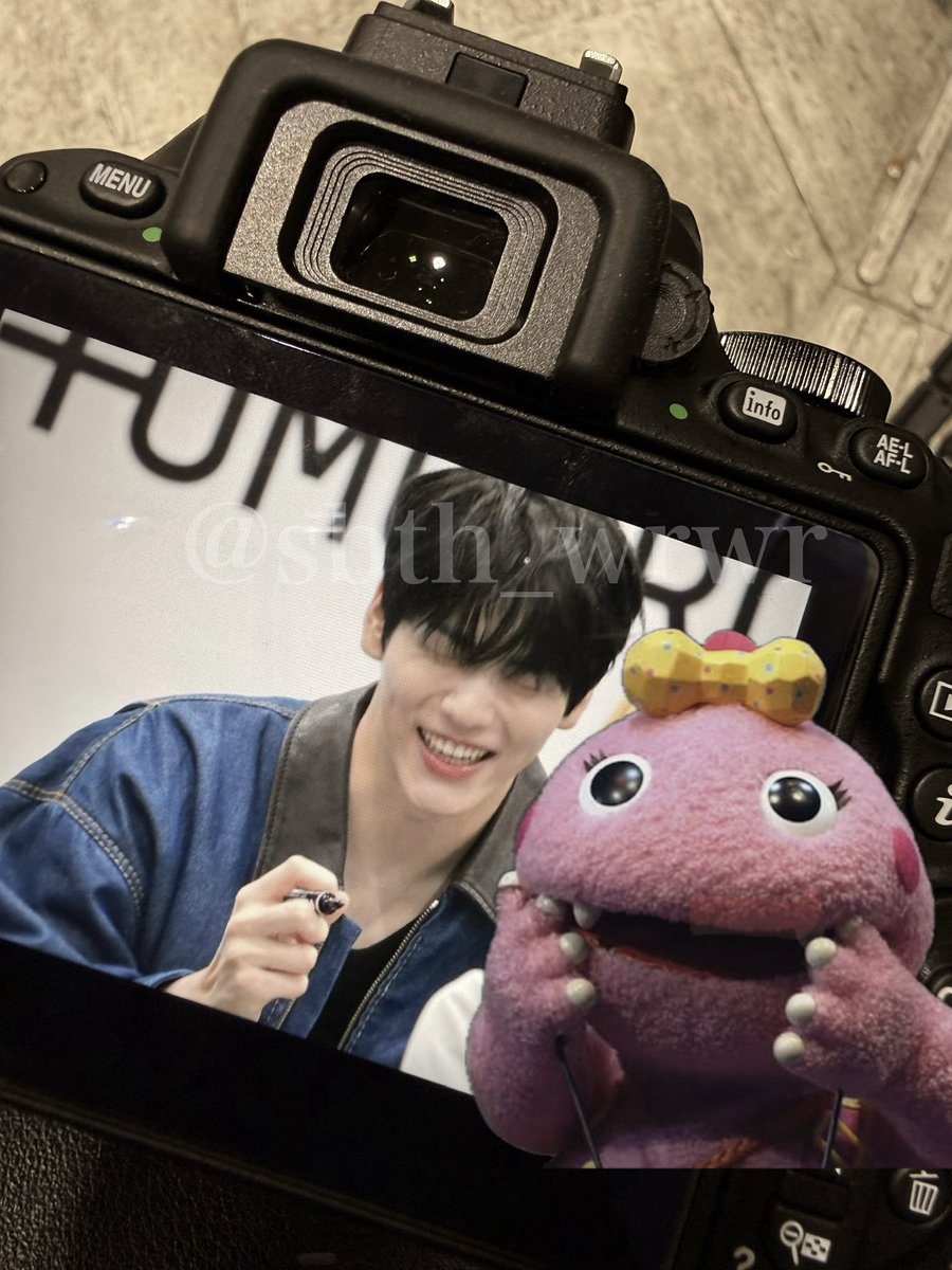 25.11.1 OSAKA Can’t Stop

スビンのめちゃくちゃ可愛いところ撮れてた🥹💗
取り急ぎの画面でごめんなさい🙇‍♀️

#SOOBIN #수빈  #투모로우바이투게더 #TOMORROW_X_TOGETHER