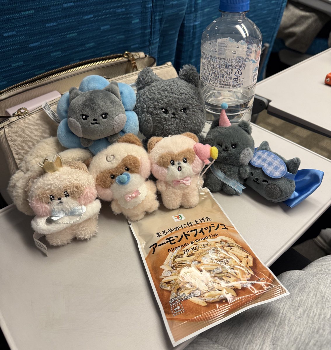 haoita__'s tweet photo. ゼベワンのためにせっかく休み取ったのに
オフイベ全落ちしたからうさぎさん帰るついでに
私も関西帰省することにして
ゼベワンの推し旅コラボ動画見てきた❣️
動画毎度の事ながらそれぞれの個性出すぎて
めっちゃおもろかった😂😂

抽選はしっかりハズレ🥲 https://t.co/CMQBbJcMJJ