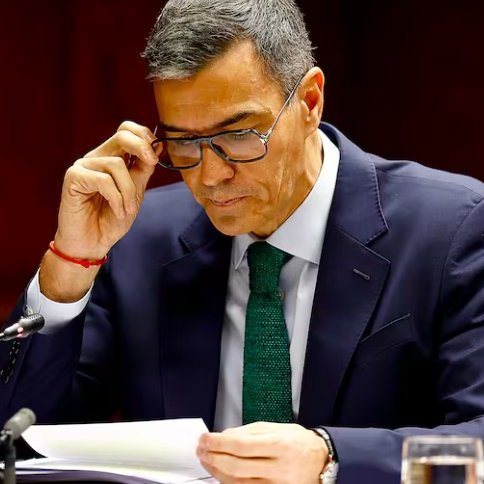 El día que el presidente Clar Kent Sánchez (Superpresidente), decida mirar con gafas de ver el abuso durante décadas de 950.000 empleados públicos, y se pregunte por qué el PSOE y los Sindicatos UGT, CCOO y CSIF, nos odian tanto, ese día habrá una solución. #FijezaYa