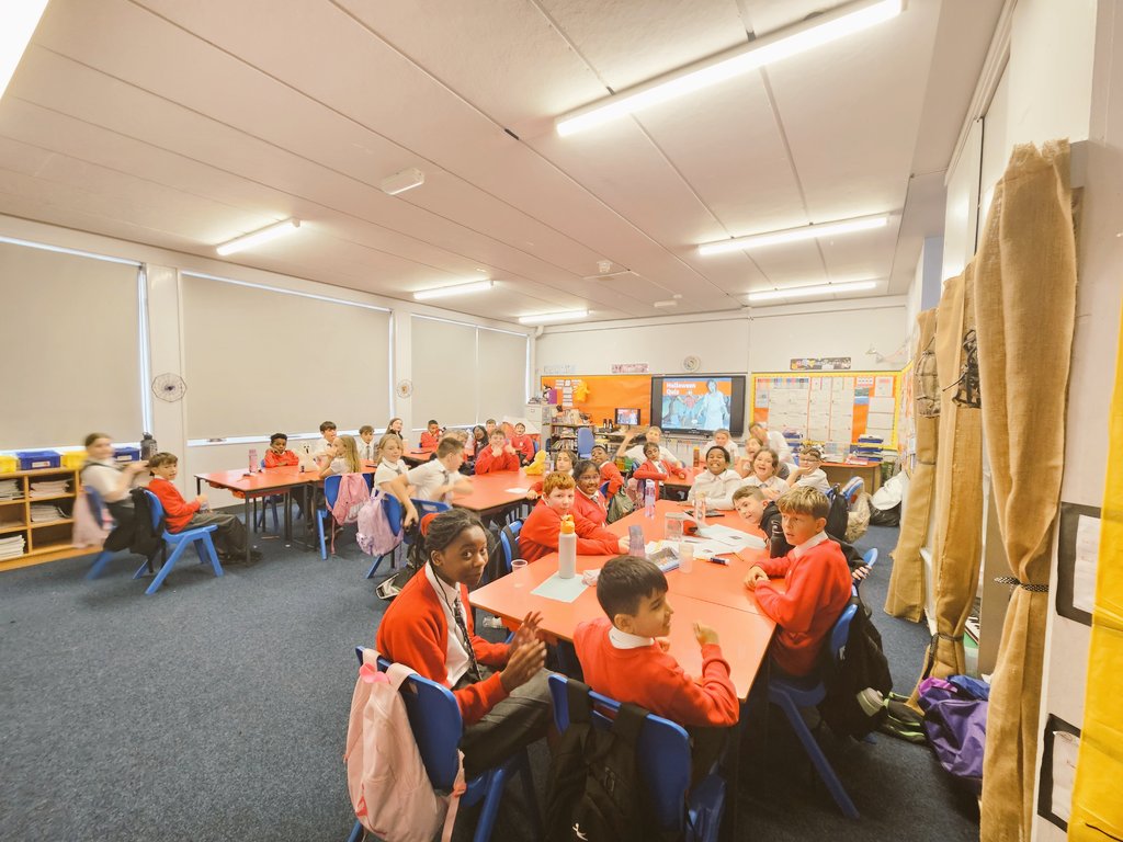 MrsShannon_CCPS's tweet image. 🎃 P7 had a fang-tastic day!  They got creative with some spooky Halloween writing, enjoyed a chilling Halloween movie, and wrapped it all up with a frightfully fun Halloween quiz! 🧙‍♀️🕸️ #HalloweenFun #P7 #SpookySeason @CorpusChristi_K