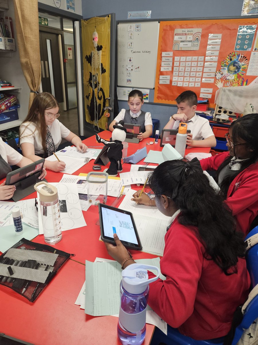 MrsShannon_CCPS's tweet image. 🎃 P7 had a fang-tastic day!  They got creative with some spooky Halloween writing, enjoyed a chilling Halloween movie, and wrapped it all up with a frightfully fun Halloween quiz! 🧙‍♀️🕸️ #HalloweenFun #P7 #SpookySeason @CorpusChristi_K
