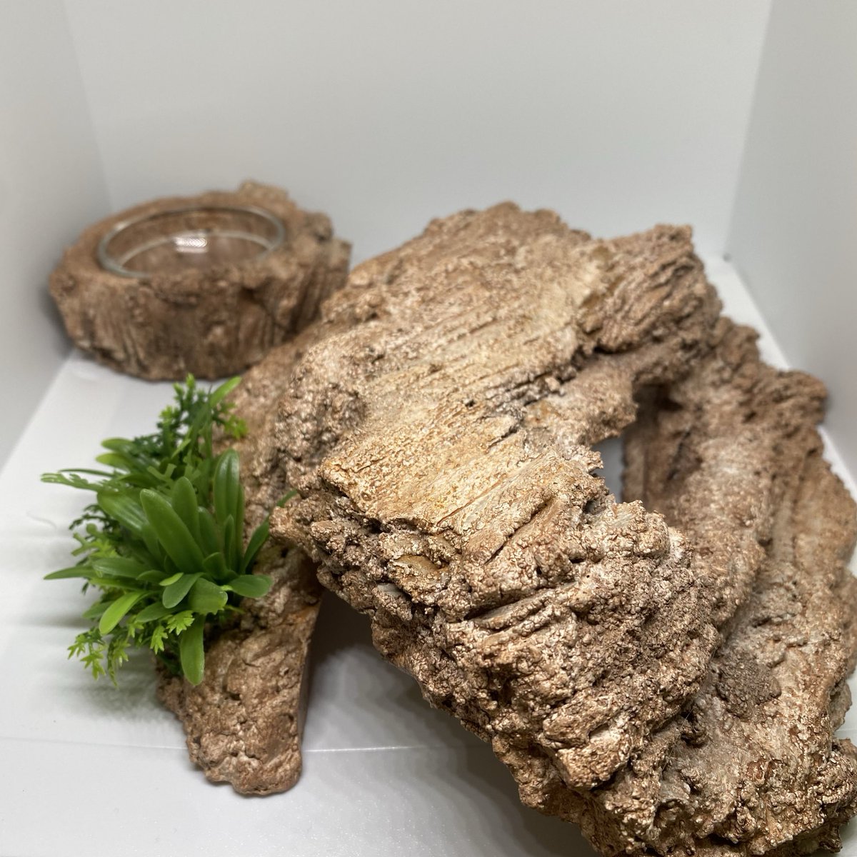 昨日RCFにて購入させていただきました🫶🏻
生で作品を見ることができてとても貴重な時間でした👀
ストケス達に使いたいと思います☺️

<a href="/tsukinohikari32/">月光堂｜10/28-11/2 RCF出展【 爬虫類シェルター制作所】</a>