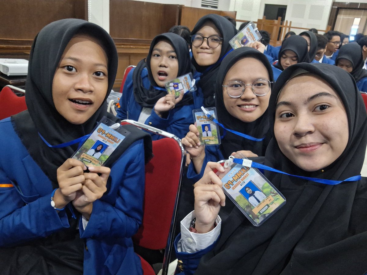 𝘝𝘦𝘭𝘭 𝘪𝘴 𝘣𝘶𝘴𝘺 ☆ tweet media